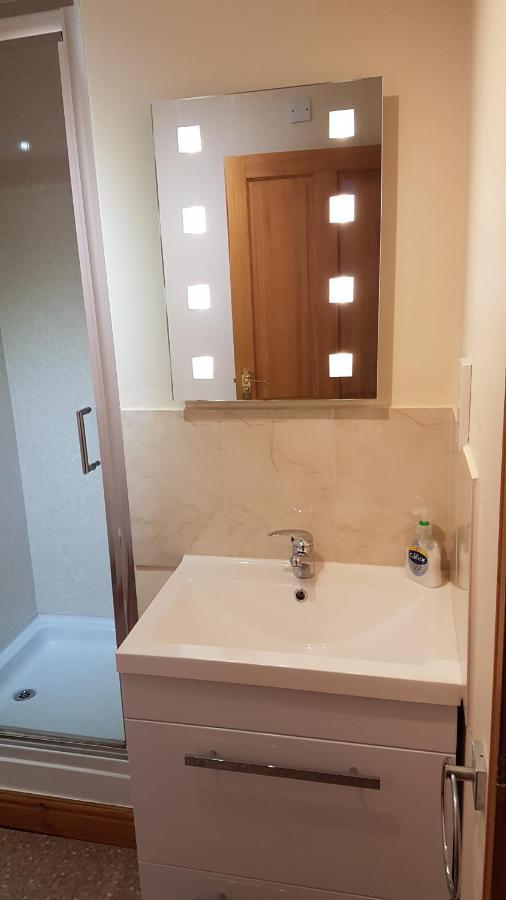 Modern 1 Bed Apartment Close To Campbeltown Eksteriør billede